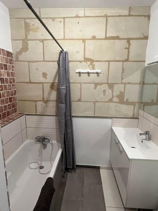 Guest House De Celine Et Benoit Rivarennes  エクステリア 写真